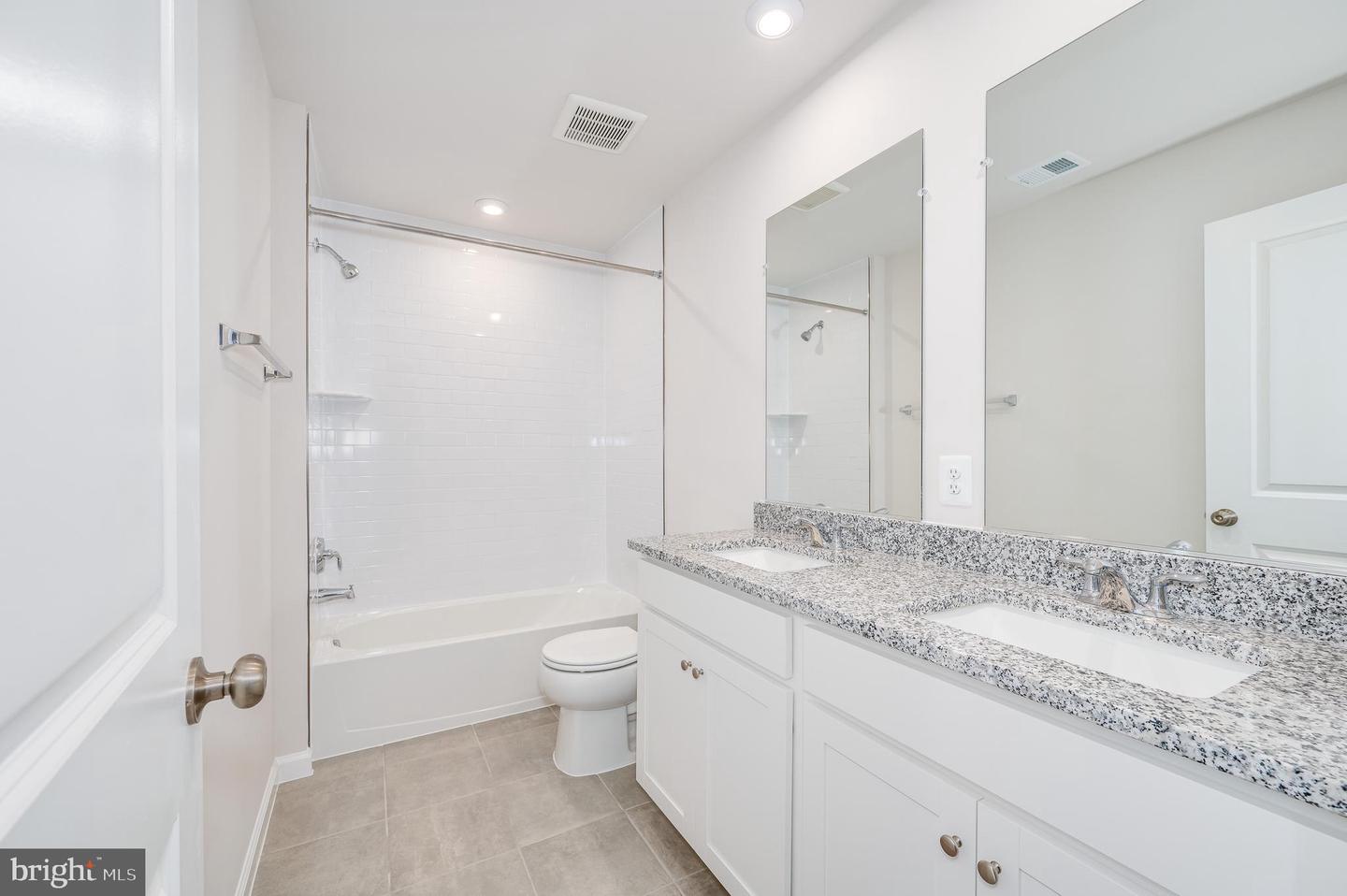 164 National St Property Photo 53