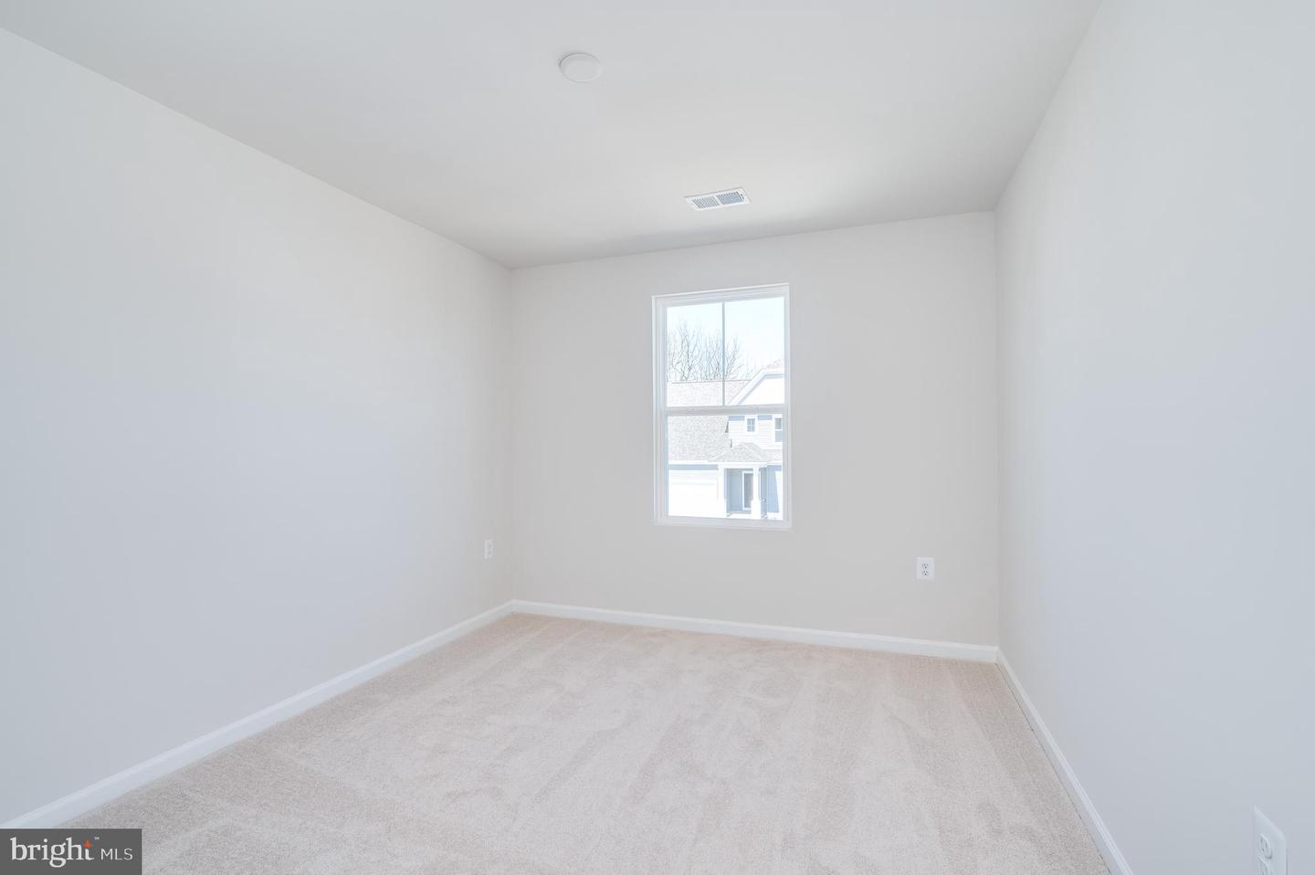 164 National St Property Photo 56