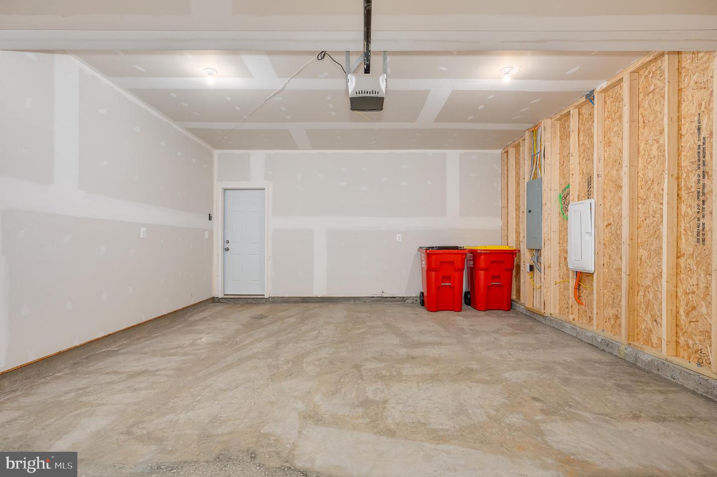 164 National St Property Photo 58