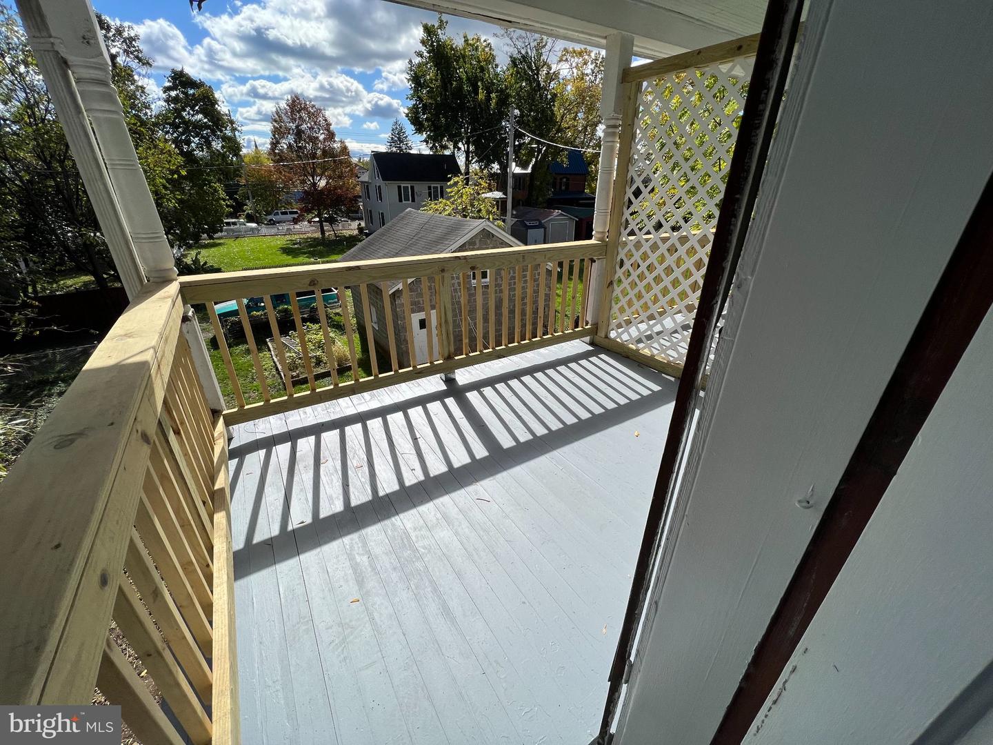 120 2nd Ave Property Photo 8
