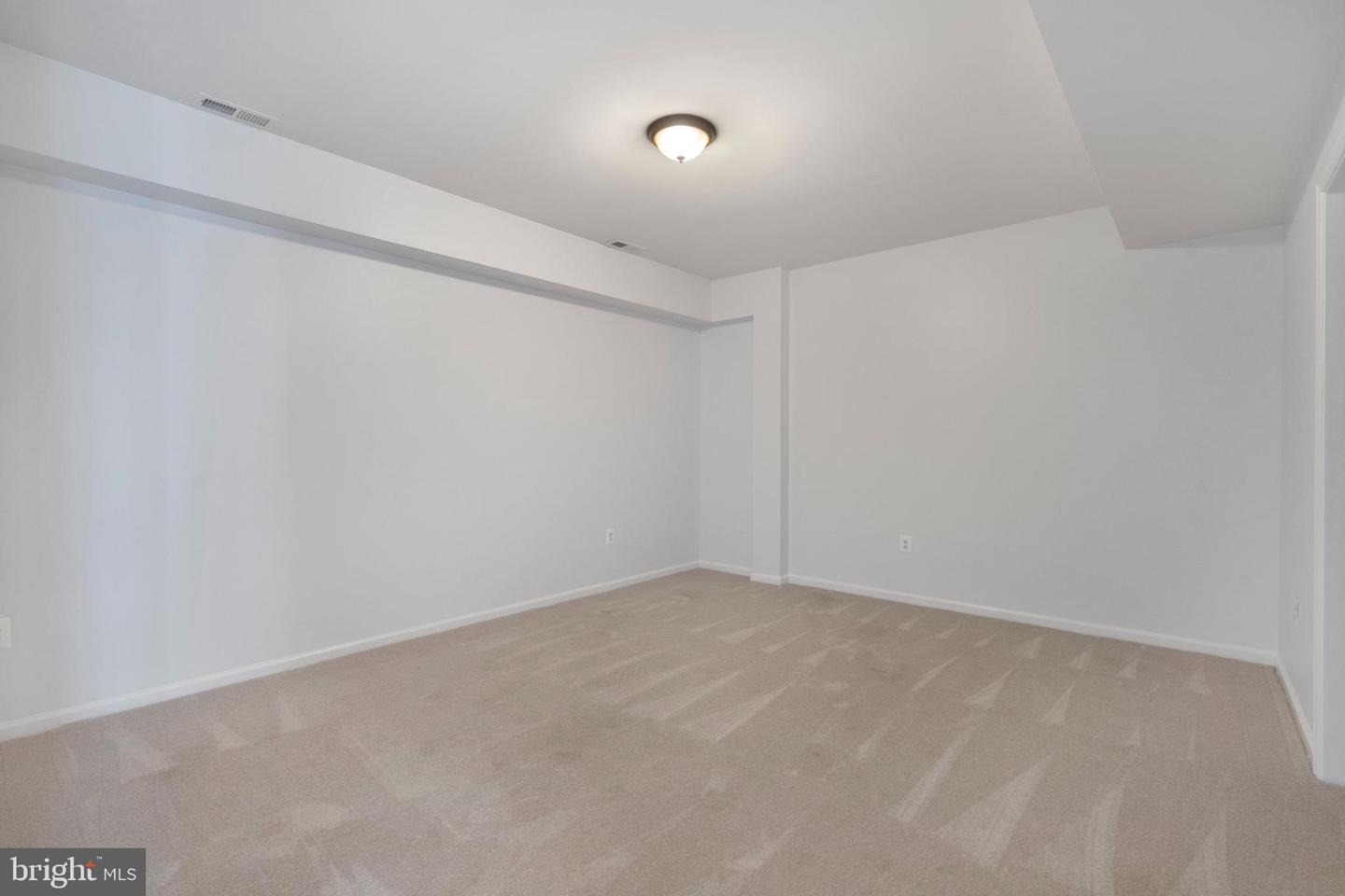 12 Red Squirrel Rd Property Photo 28
