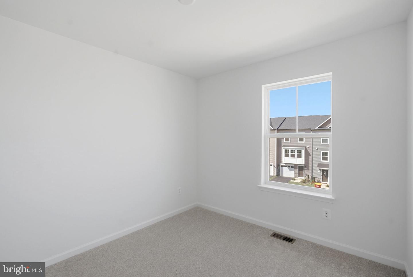 111 Bolingbroke Way Property Photo 25