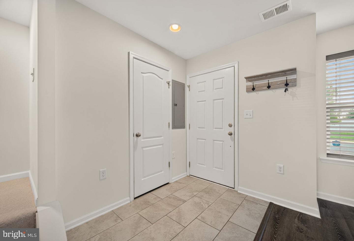 564 Thumper Dr Property Photo 3