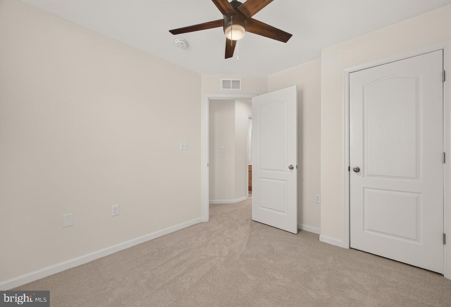 564 Thumper Dr Property Photo 35