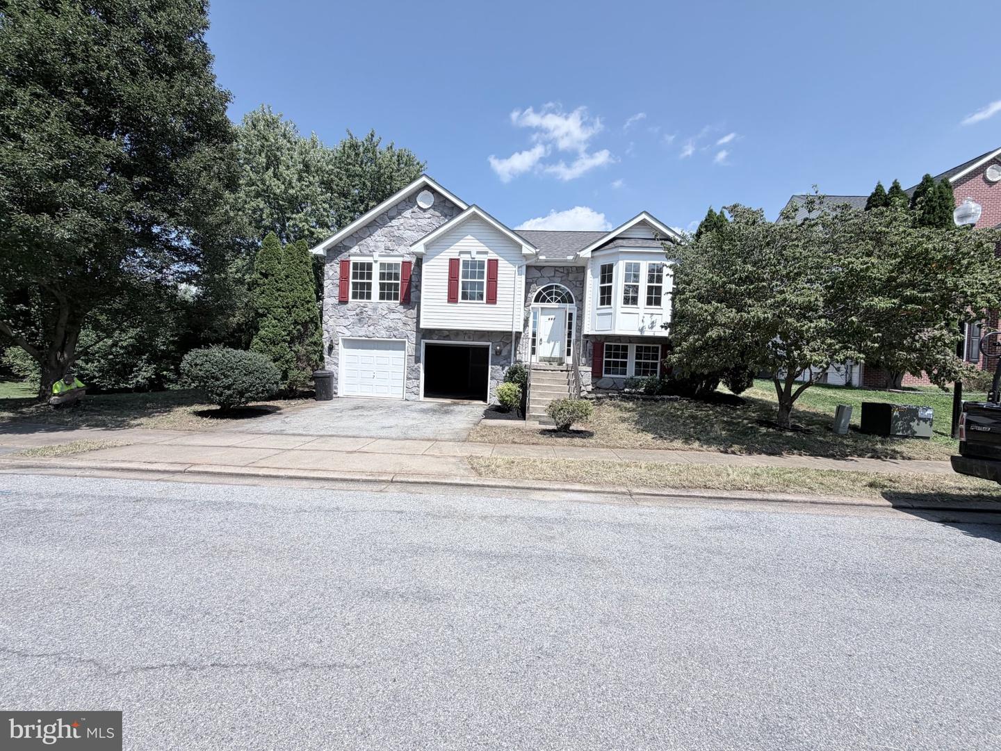 687 Crosswinds Dr Property Photo 1