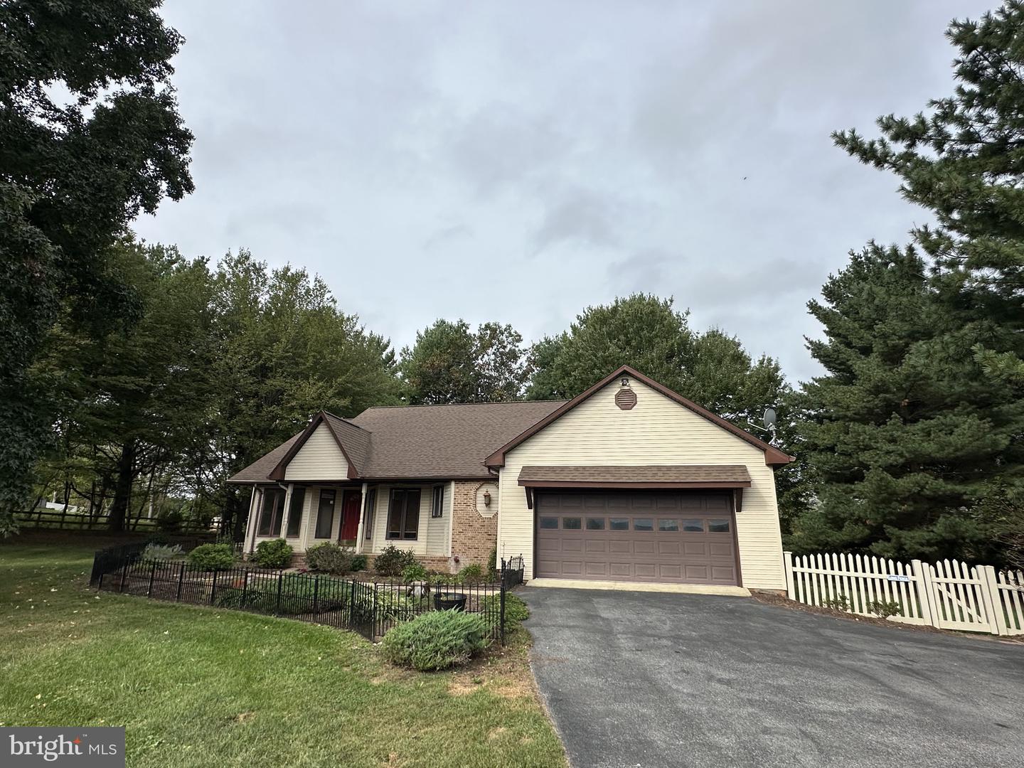 91 Hickorywood Court Property Photo 1