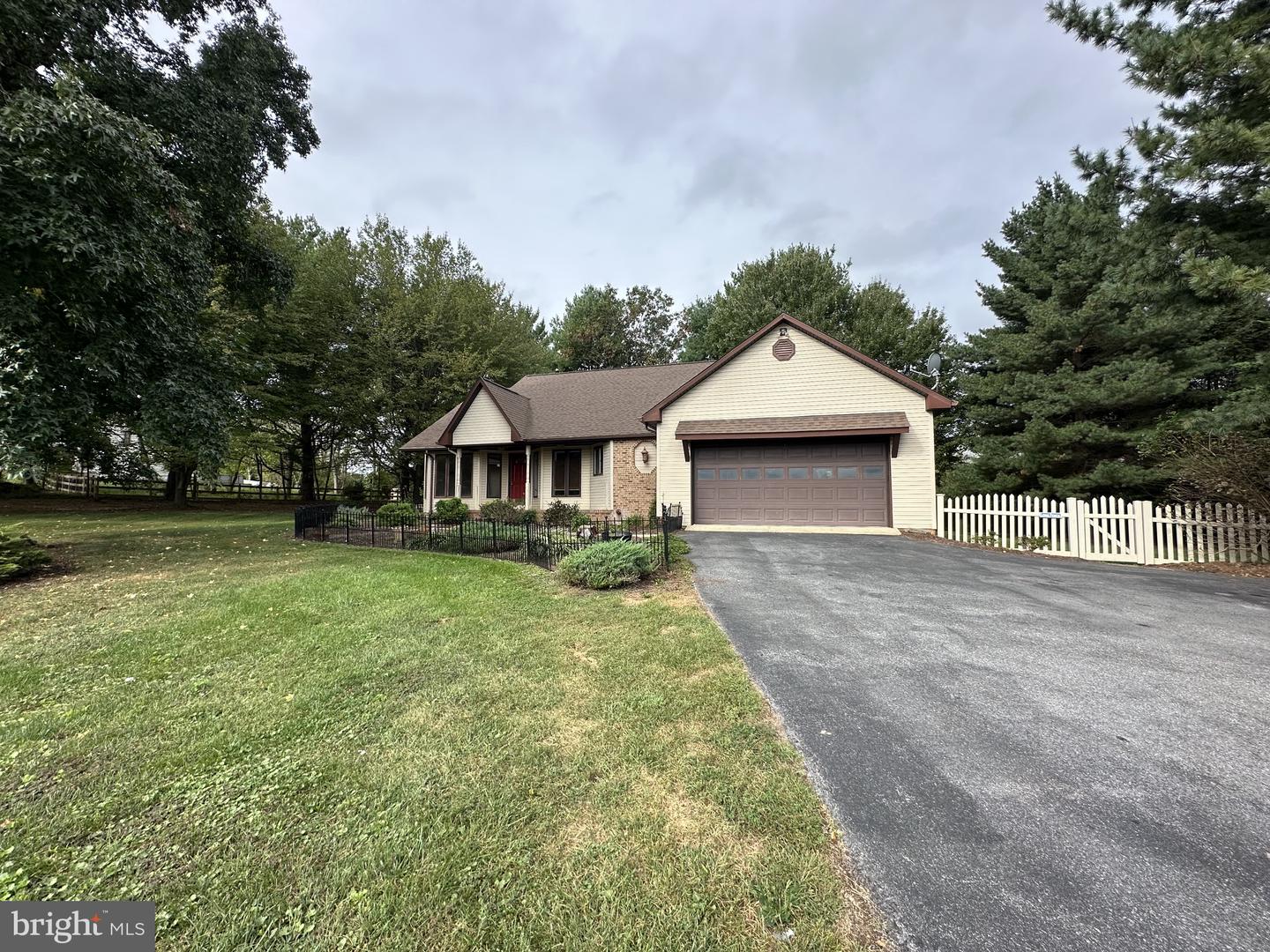 91 Hickorywood Court Property Photo 2