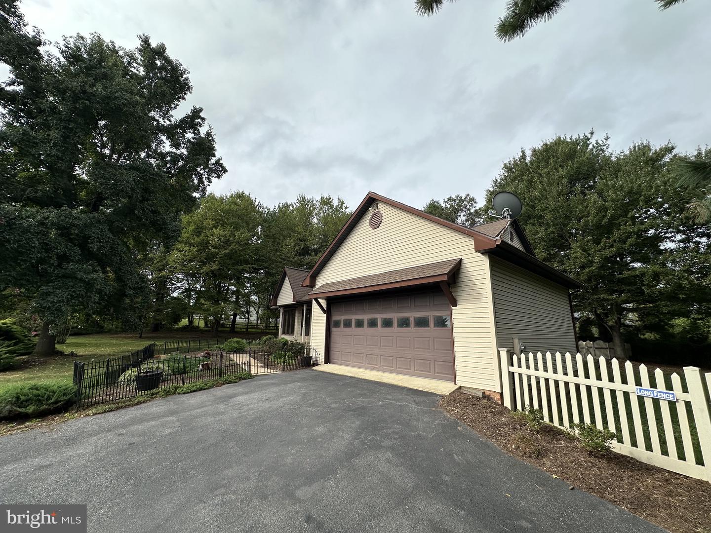 91 Hickorywood Court Property Photo 3