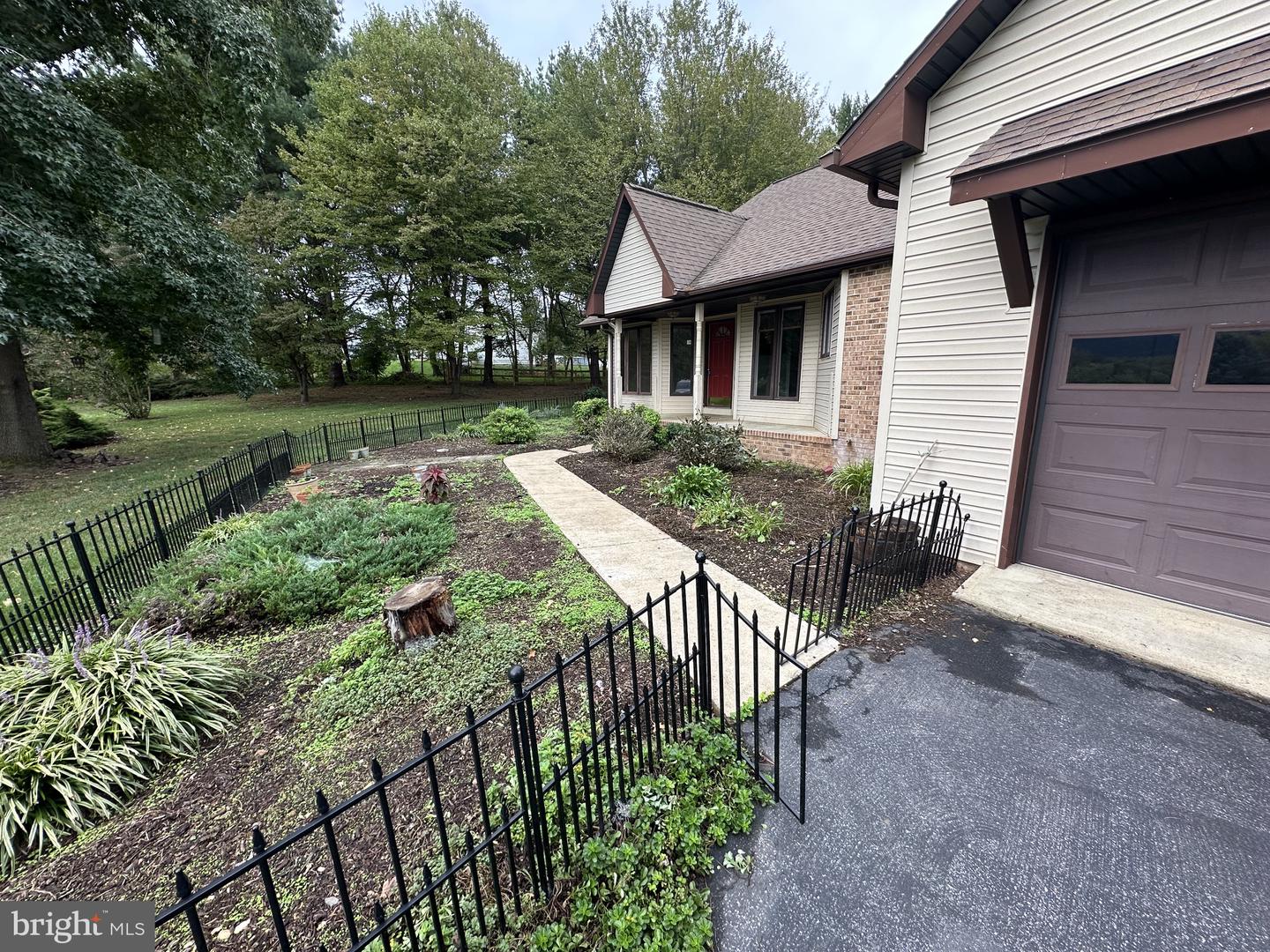 91 Hickorywood Court Property Photo 4