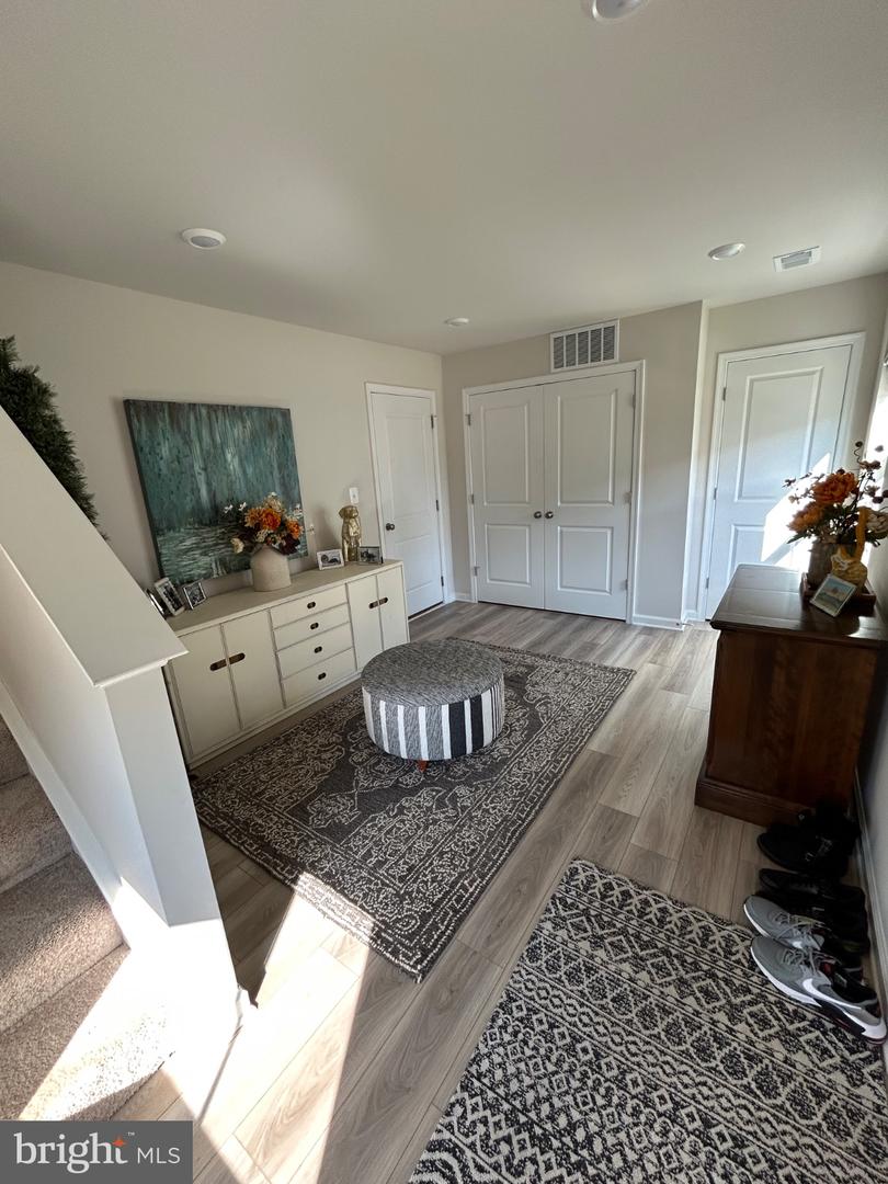 439 17th Property Photo 6
