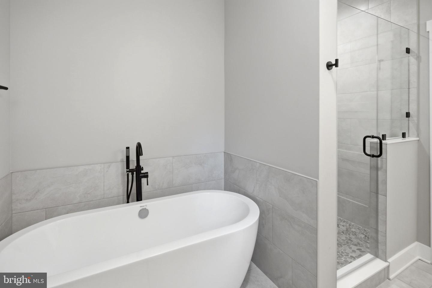 270 Country Rd Property Photo 36