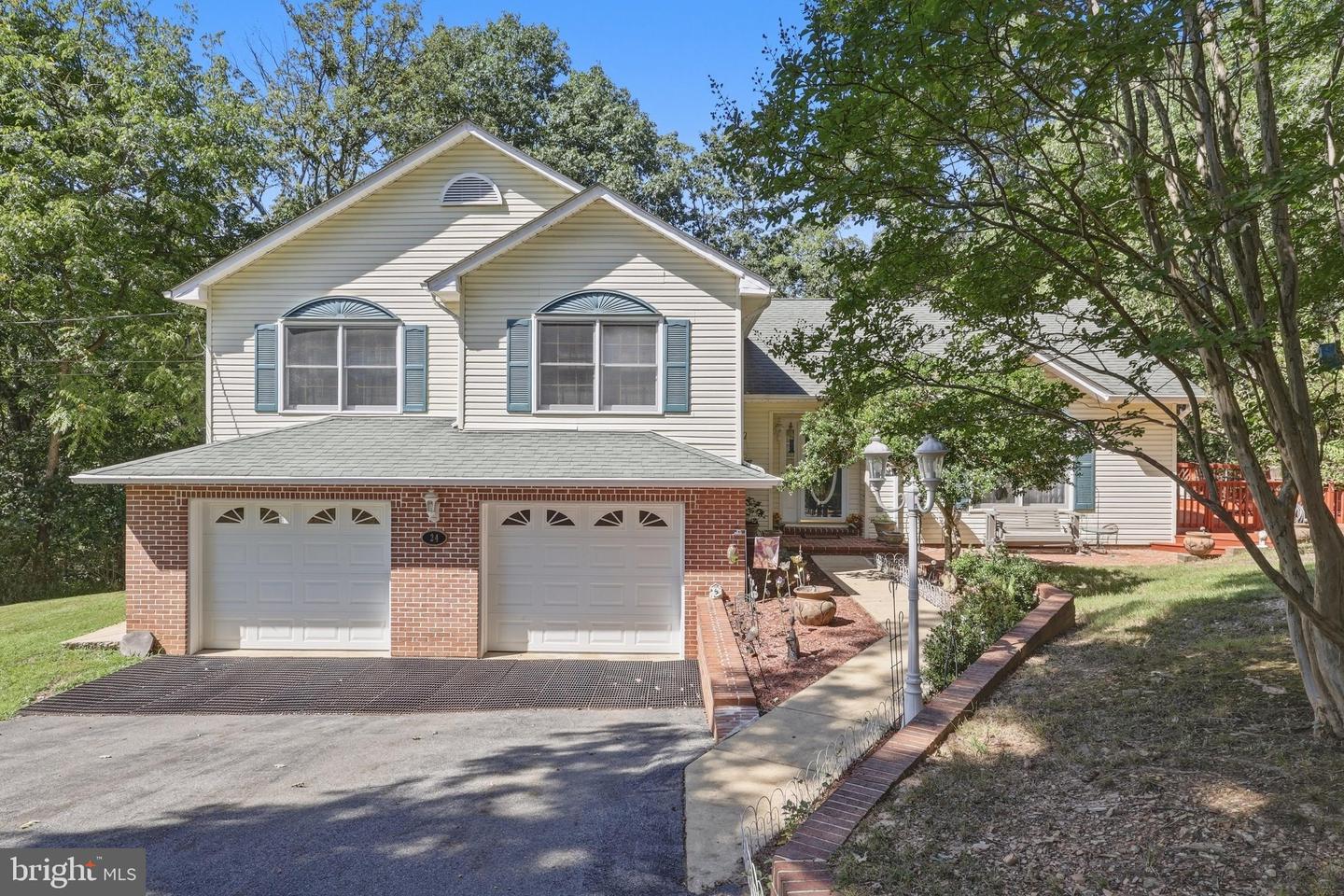 24 Sydney Cir Property Photo 1