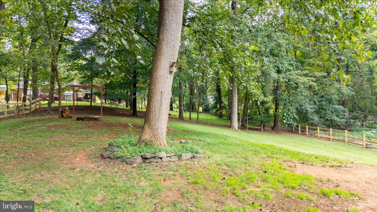 360 Foothill Ln Property Photo 9