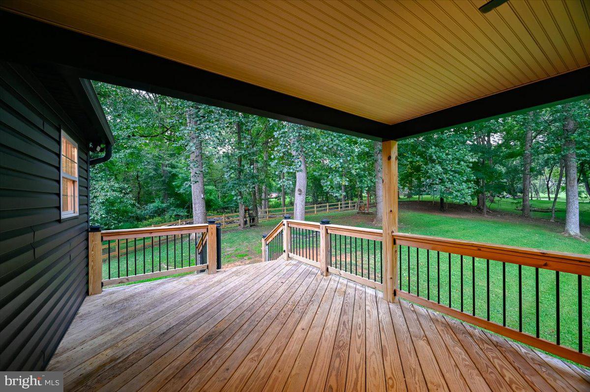 360 Foothill Ln Property Photo 12