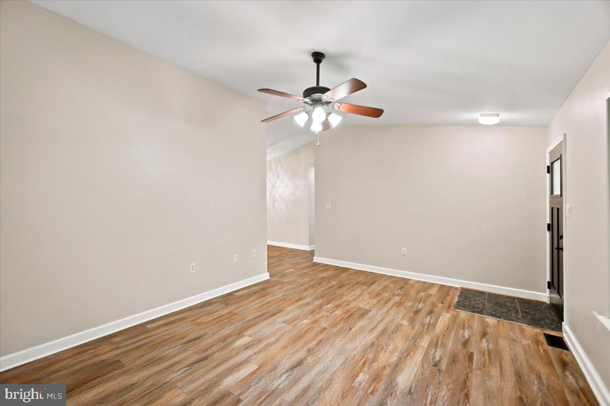 360 Foothill Ln Property Photo 16