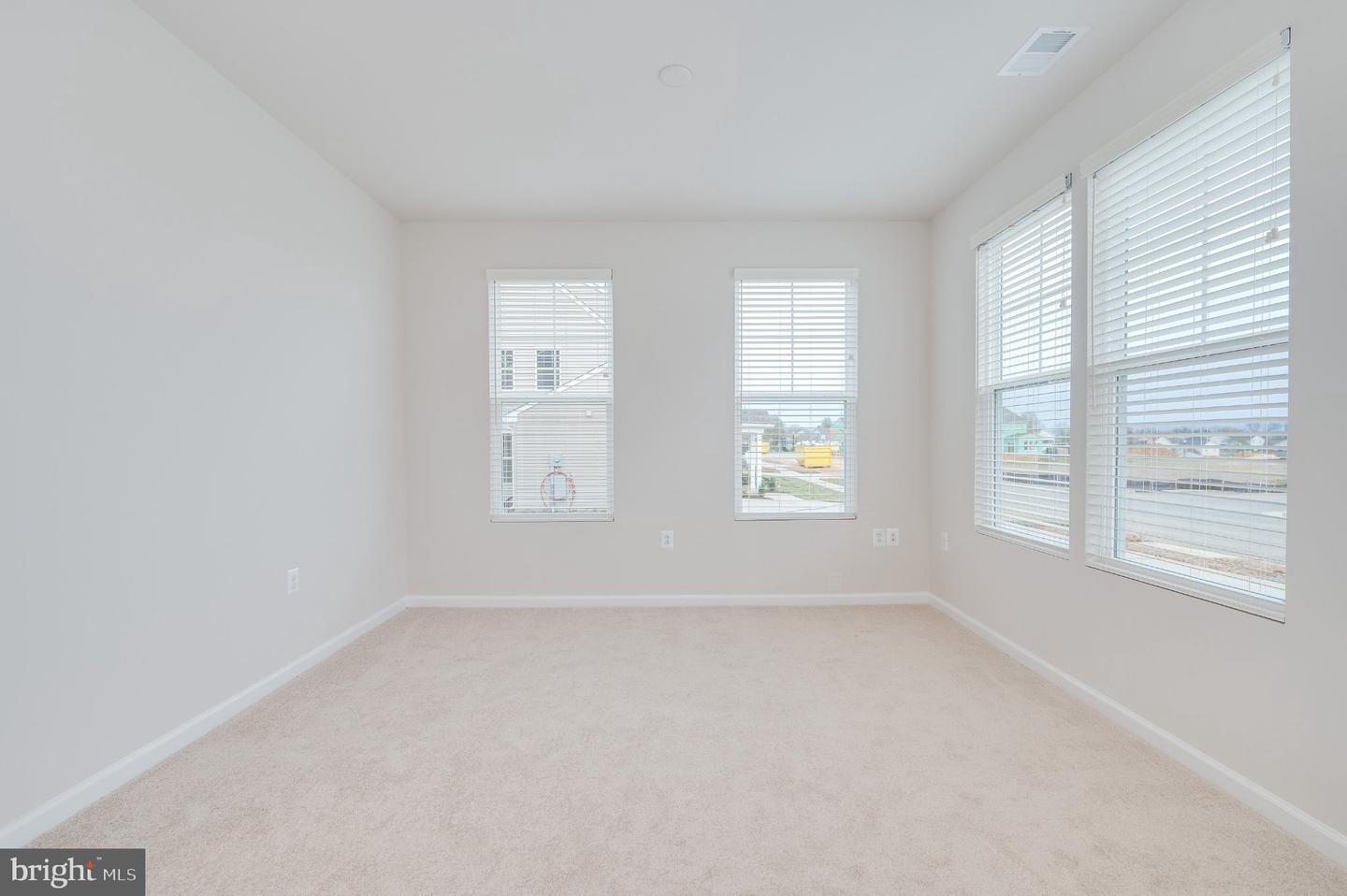 191 National St Property Photo 15