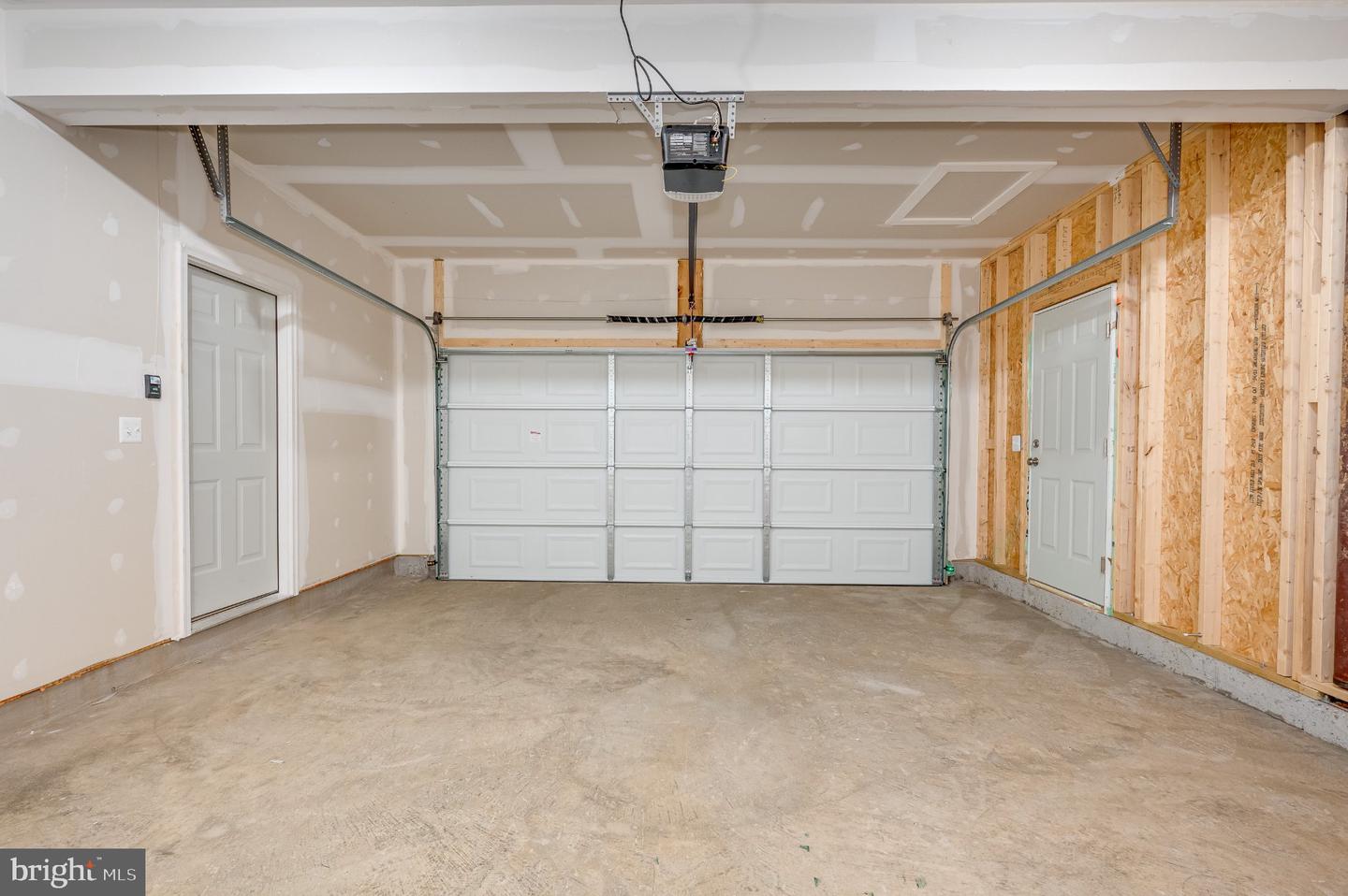 191 National St Property Photo 35