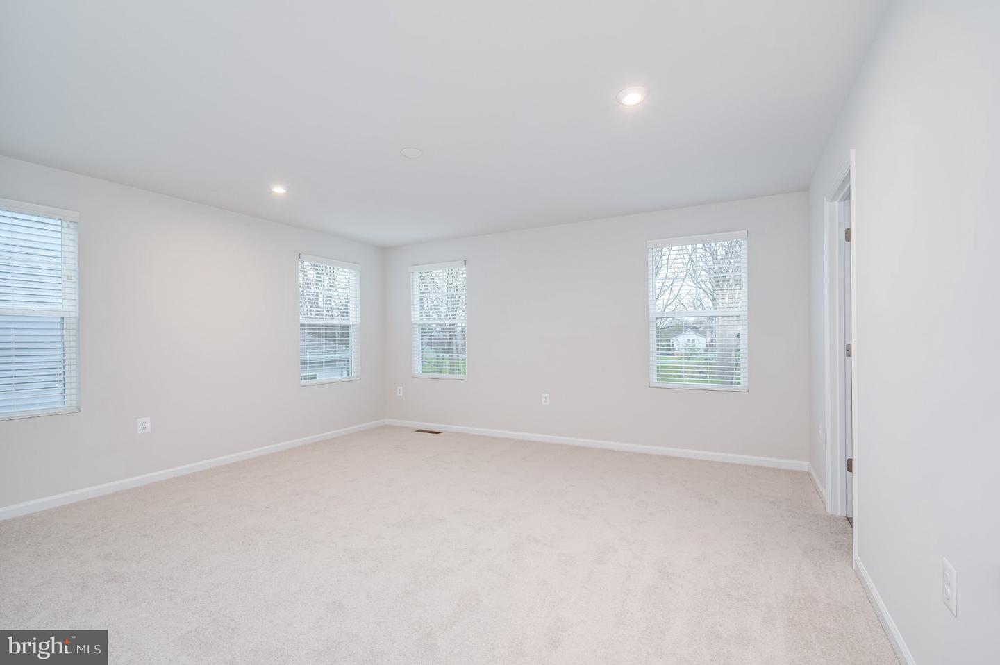191 National St Property Photo 44
