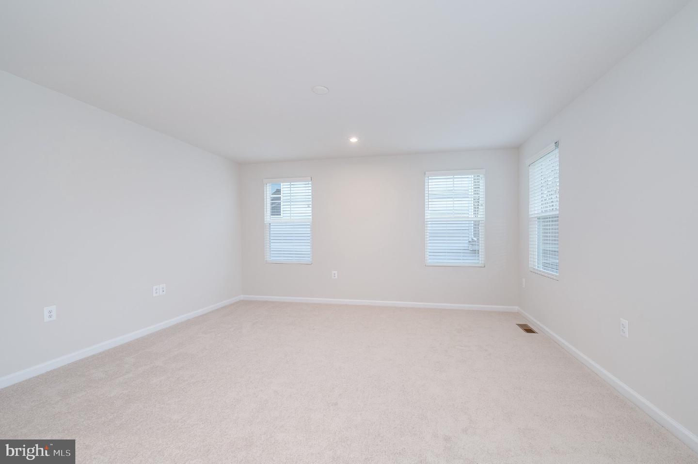 191 National St Property Photo 45