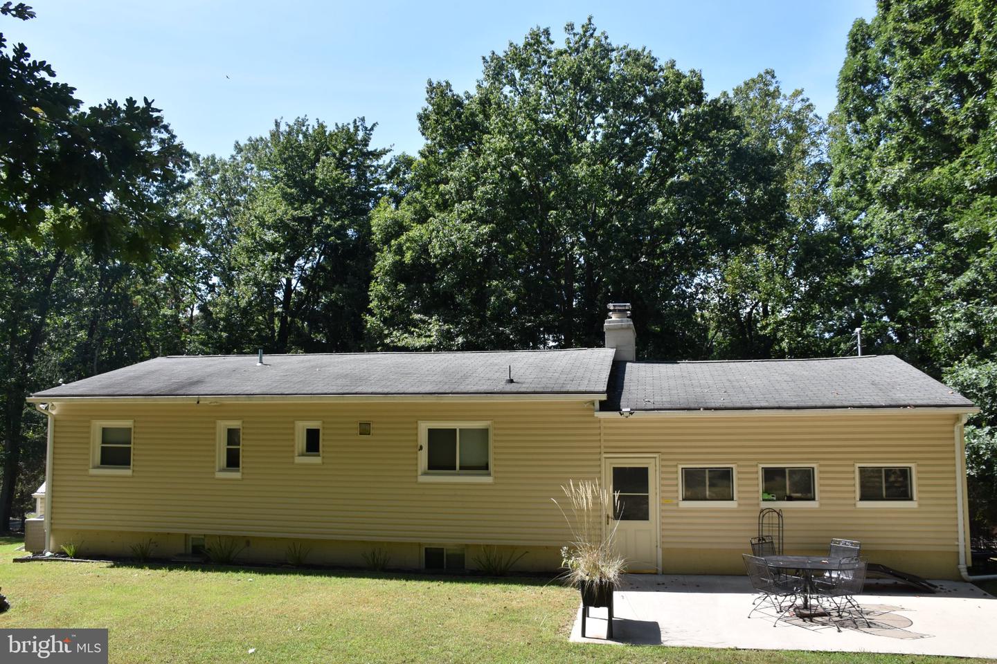 74 ROLLING LN Property Photo 1