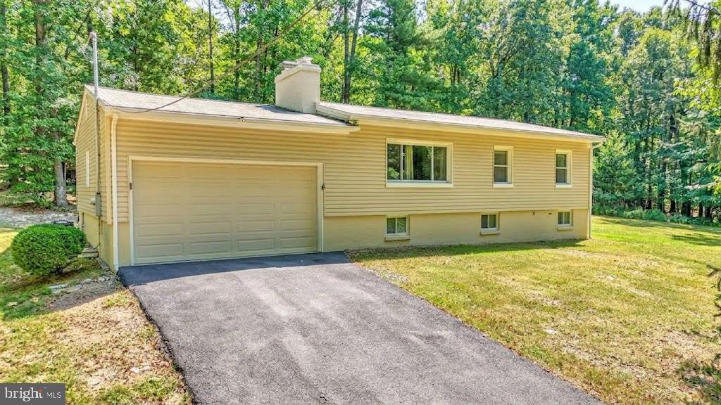74 Rolling Ln Property Photo 1
