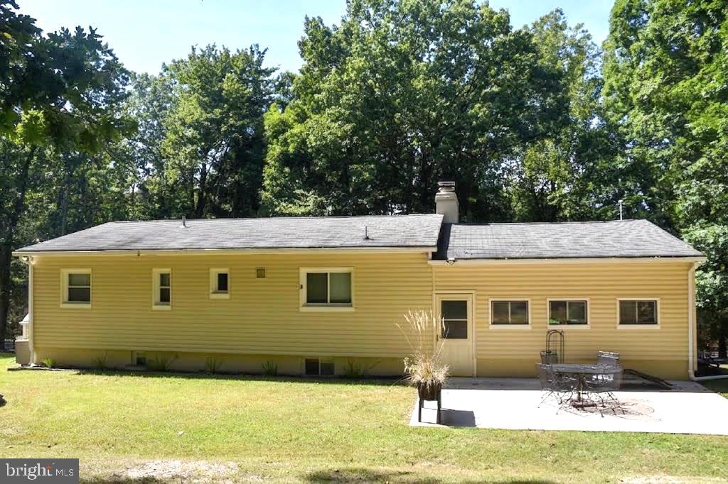 74 Rolling Ln Property Photo 2