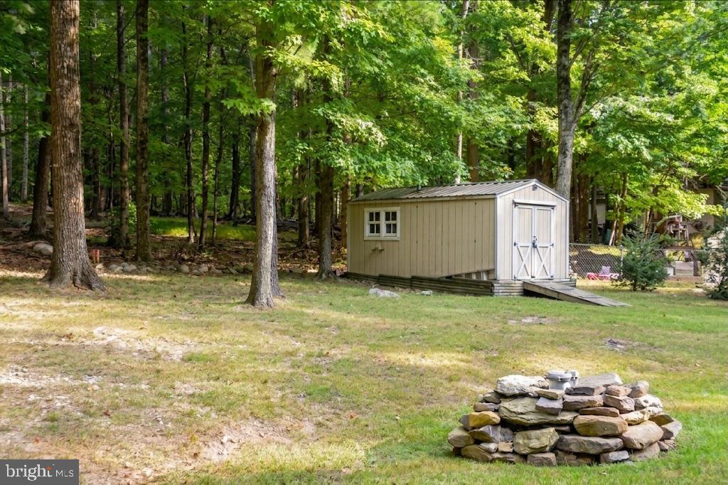 74 Rolling Ln Property Photo 7