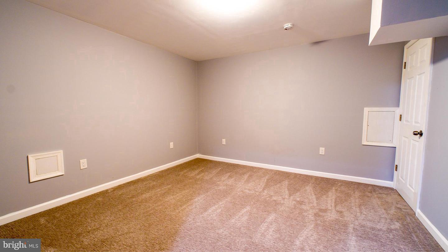 308 Braddock St Property Photo 39