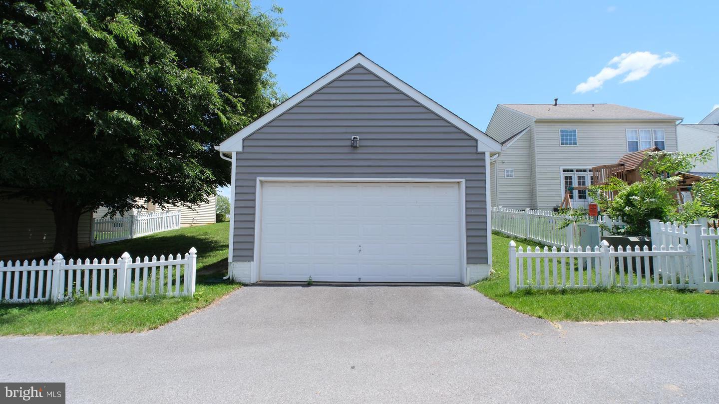308 Braddock St Property Photo 49