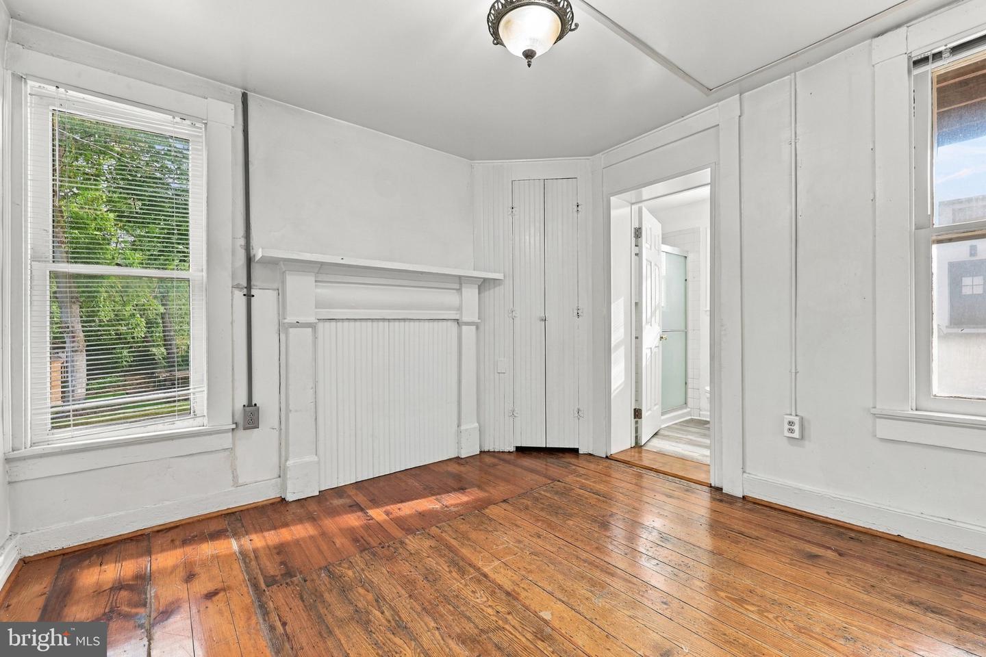 1245 W Washington St #a Property Photo 18