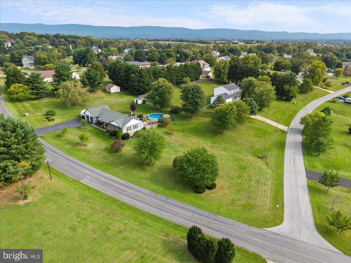 1011 Cloverdale Rd Property Photo 3
