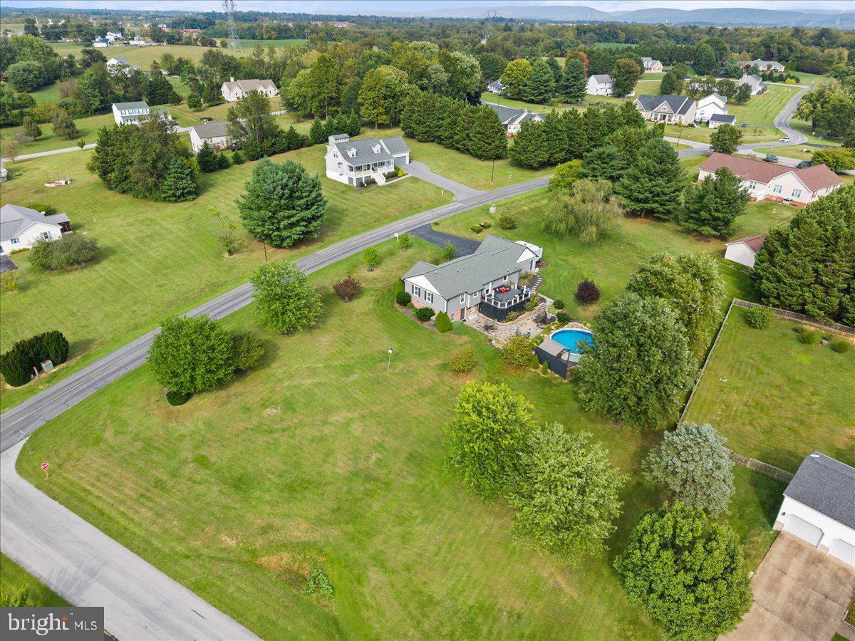 1011 Cloverdale Rd Property Photo 4