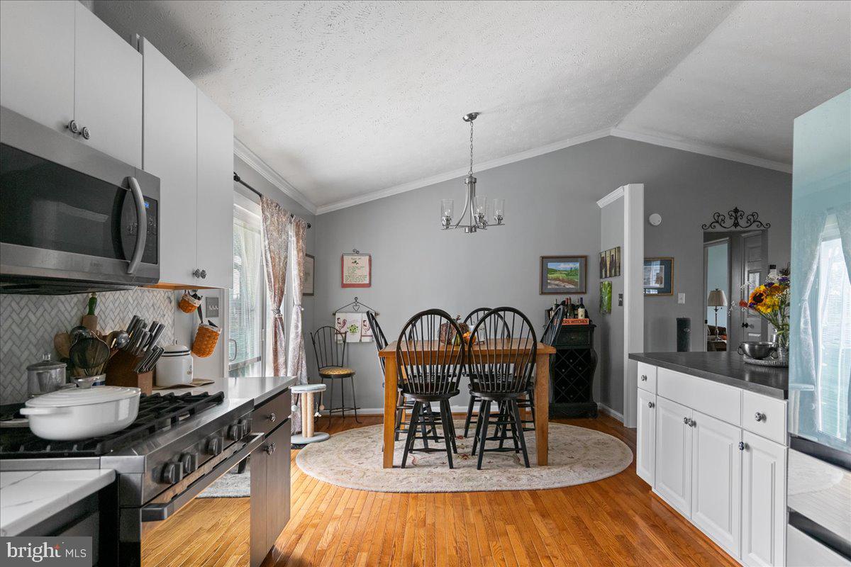 1011 Cloverdale Rd Property Photo 19