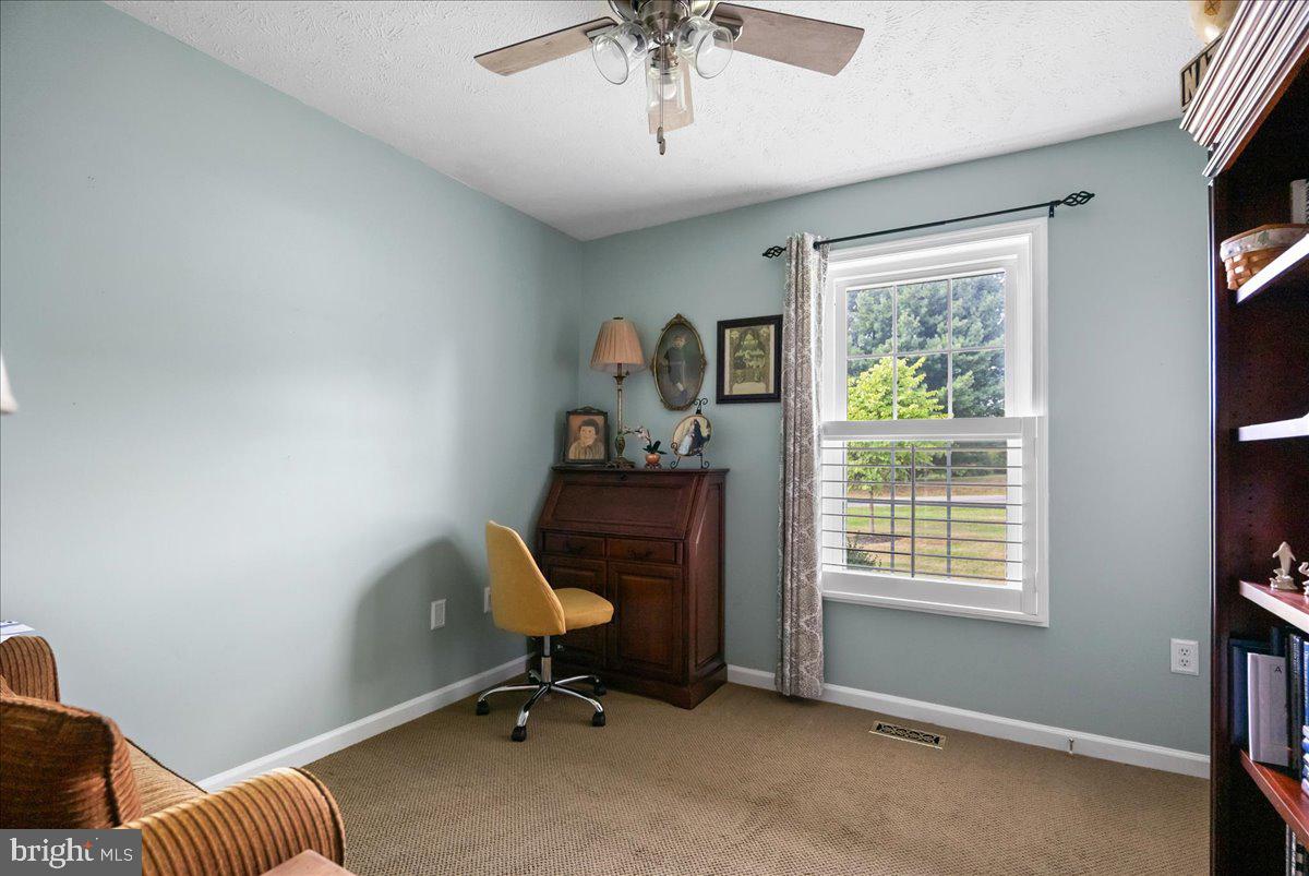 1011 Cloverdale Rd Property Photo 21