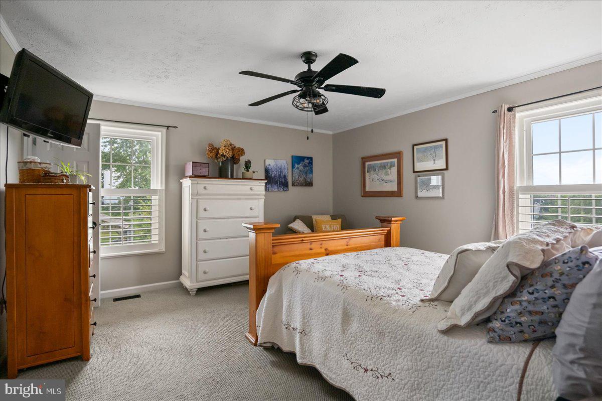 1011 Cloverdale Rd Property Photo 24