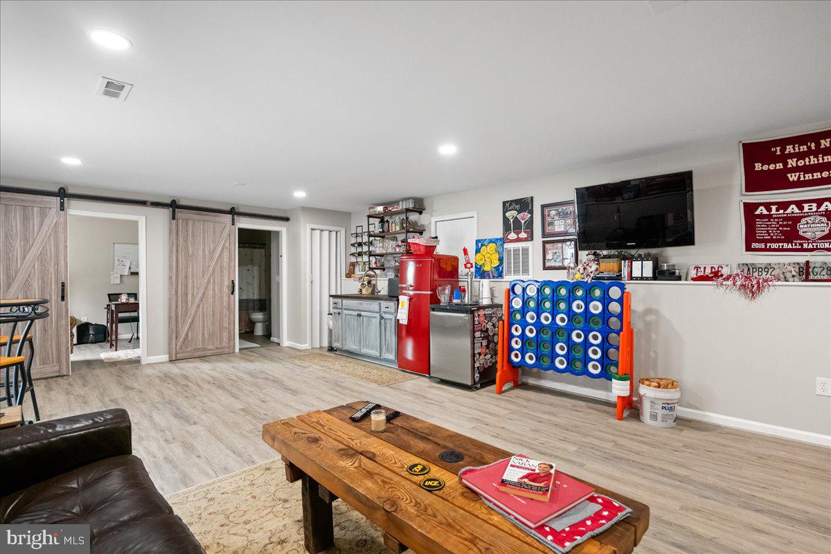 1011 Cloverdale Rd Property Photo 29