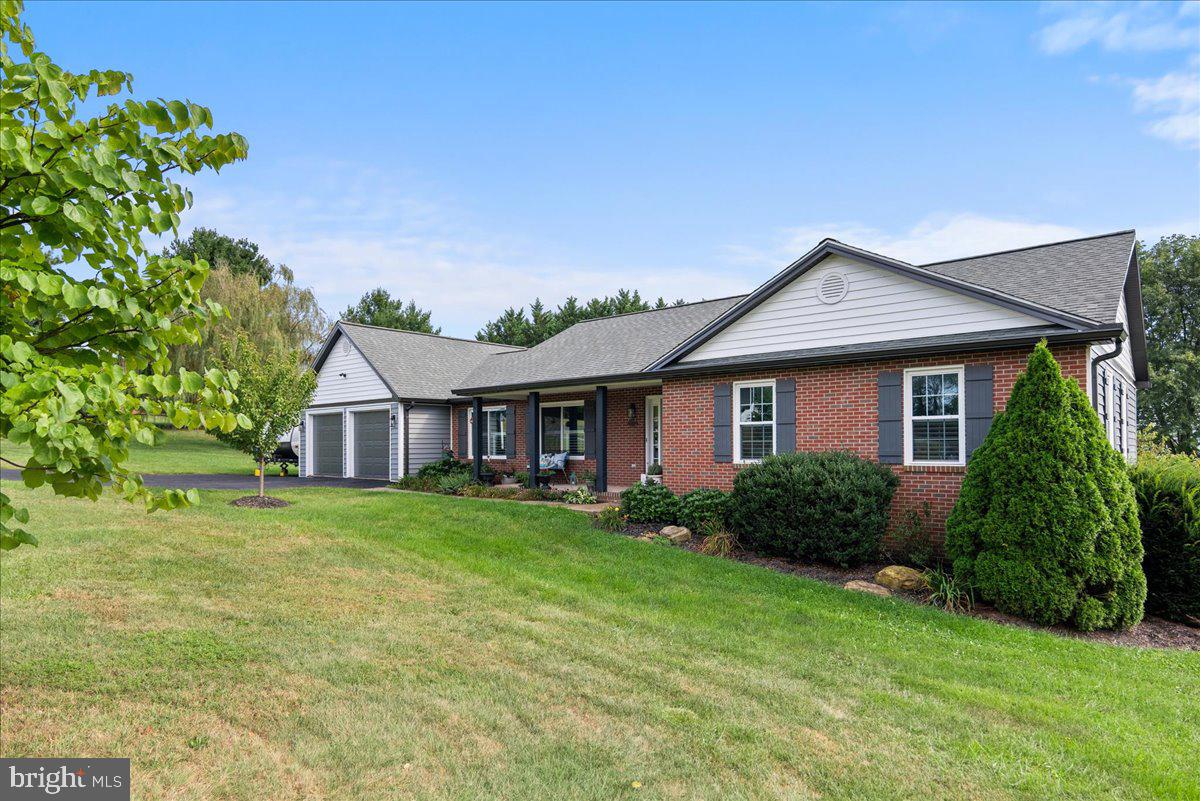 1011 Cloverdale Rd Property Photo 37