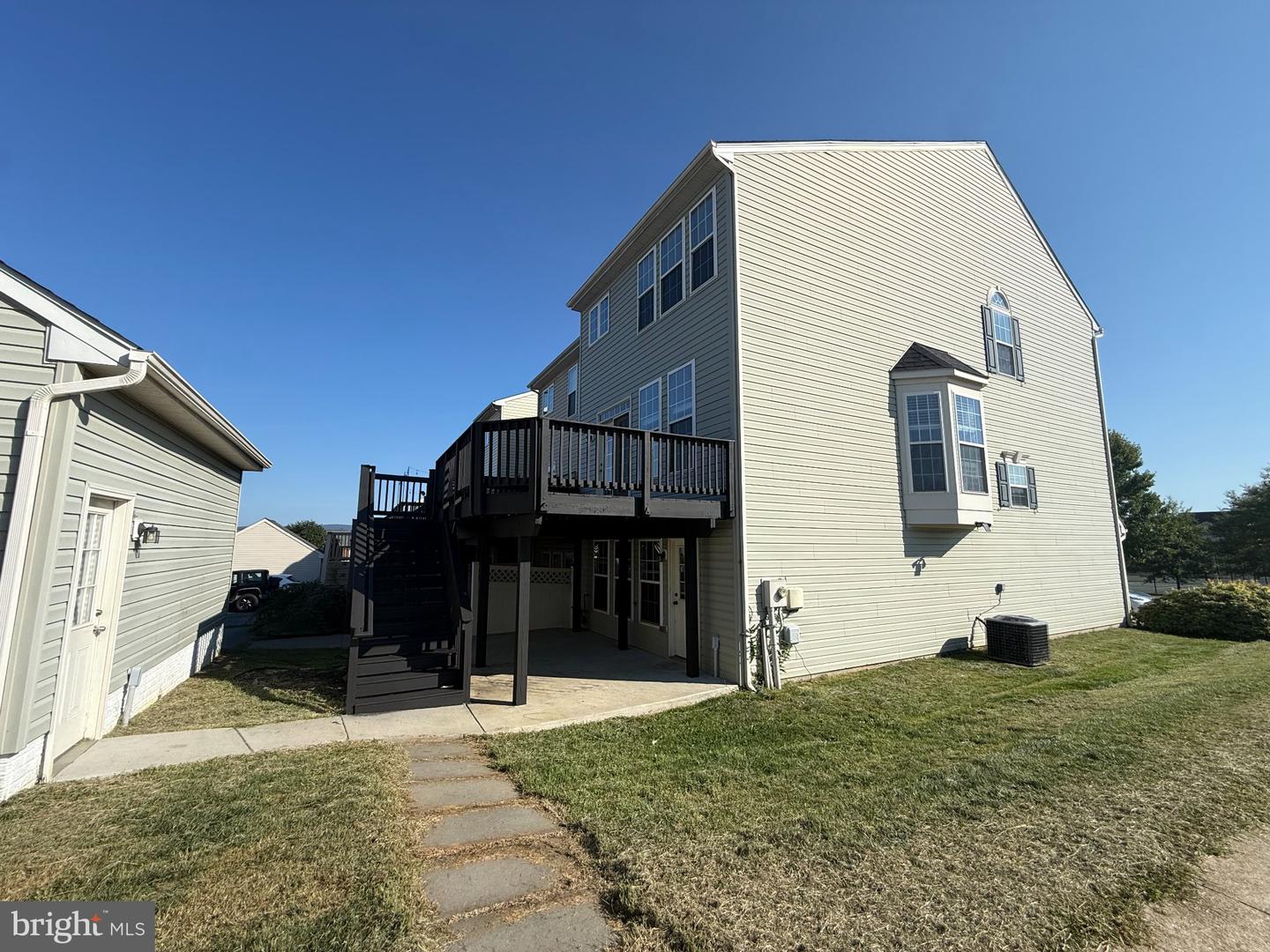 60 Deerbrook Dr Property Photo 2