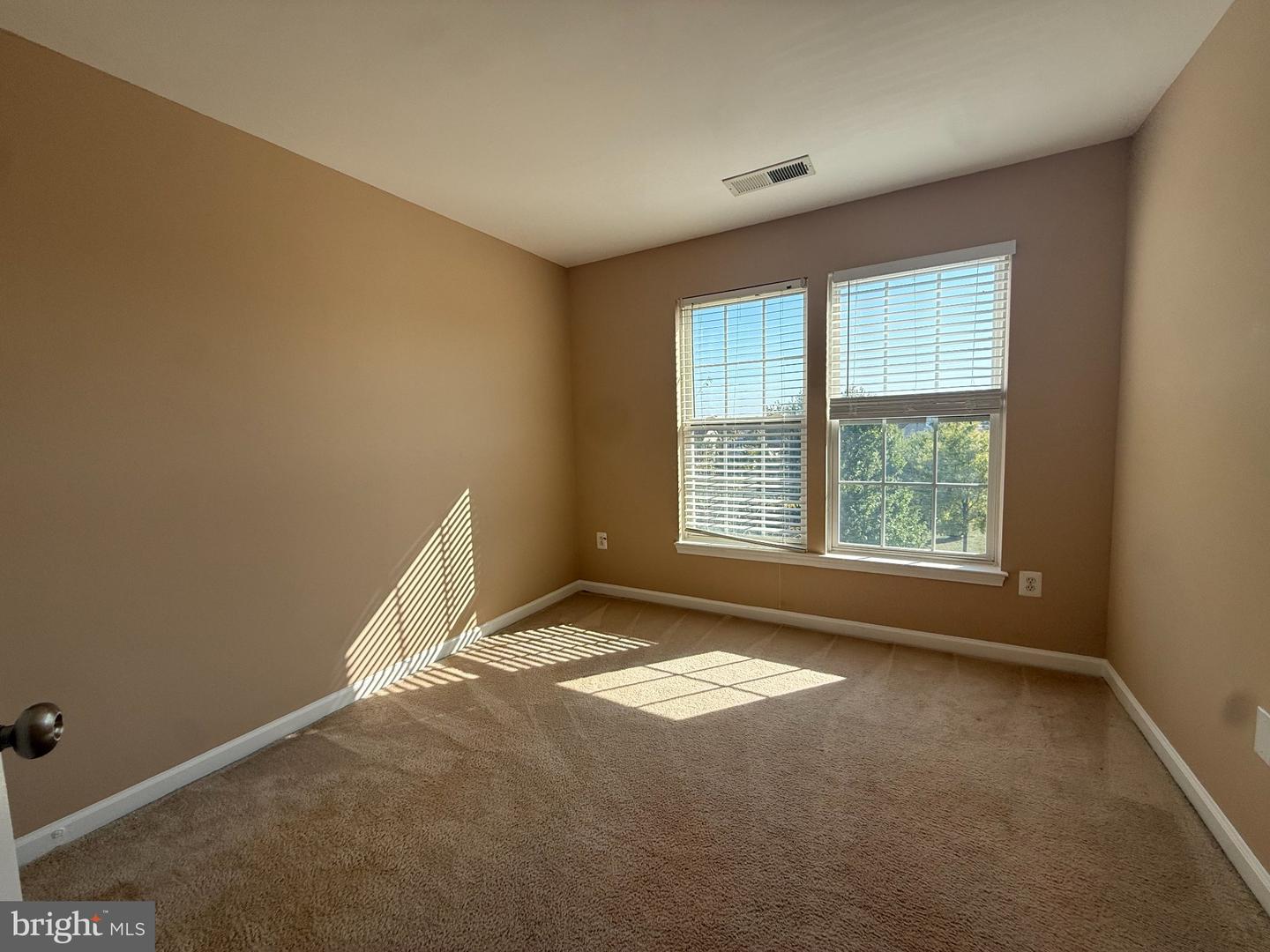60 Deerbrook Dr Property Photo 9