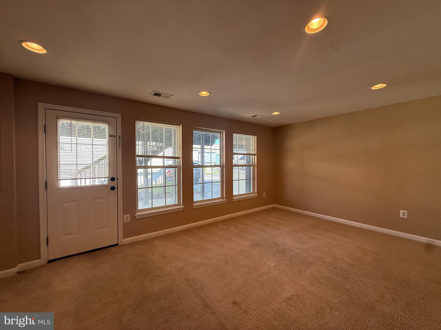 60 Deerbrook Dr Property Photo 14