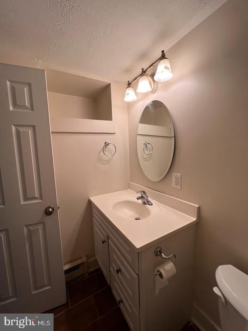 400 E Washington St #1 Property Photo 9