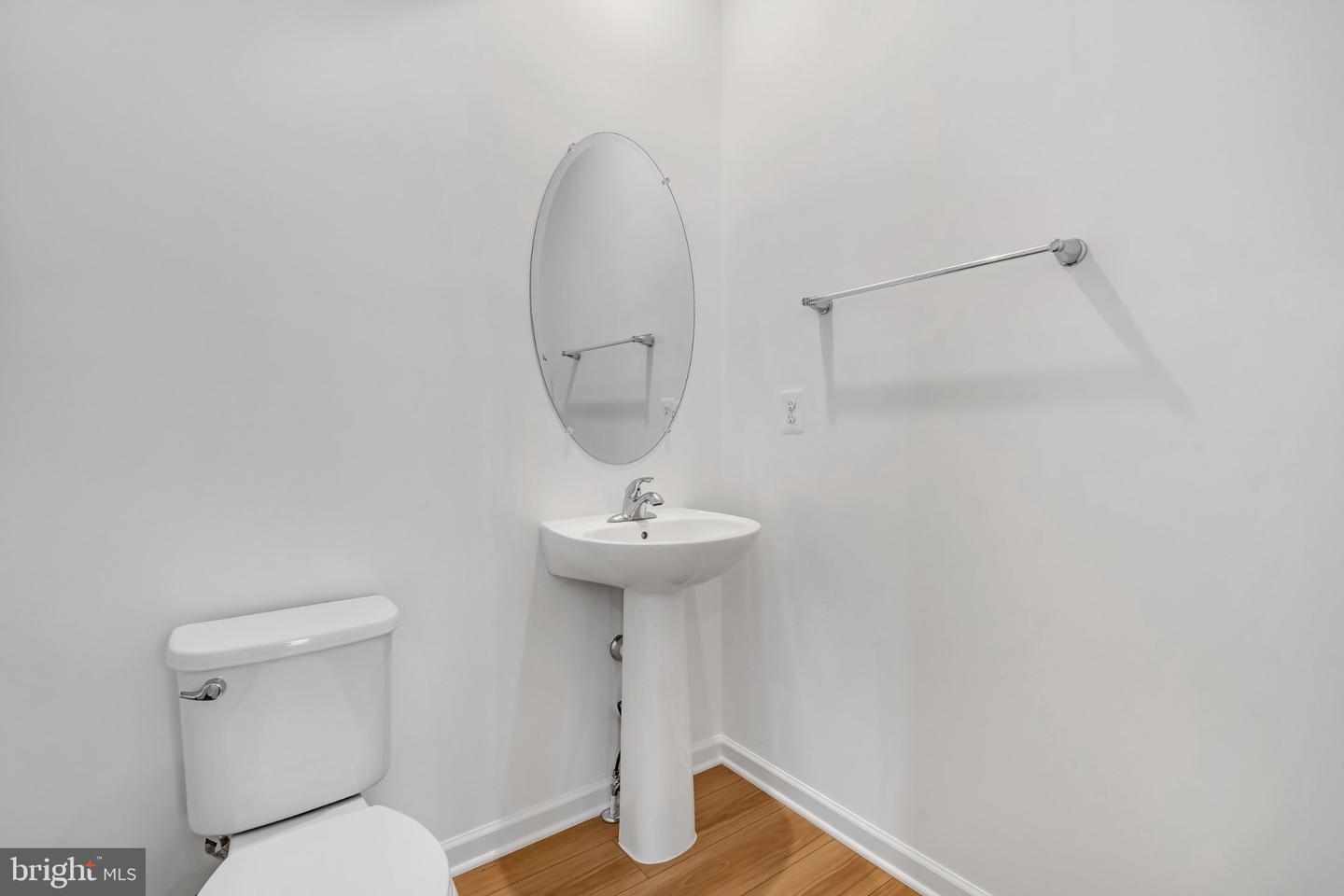 290 Newbury St Property Photo 10