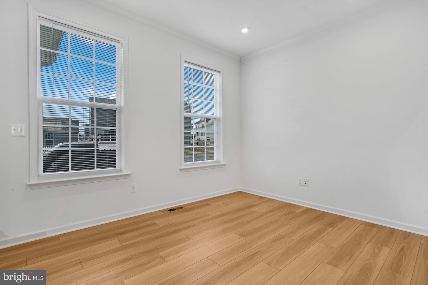 290 Newbury St Property Photo 12