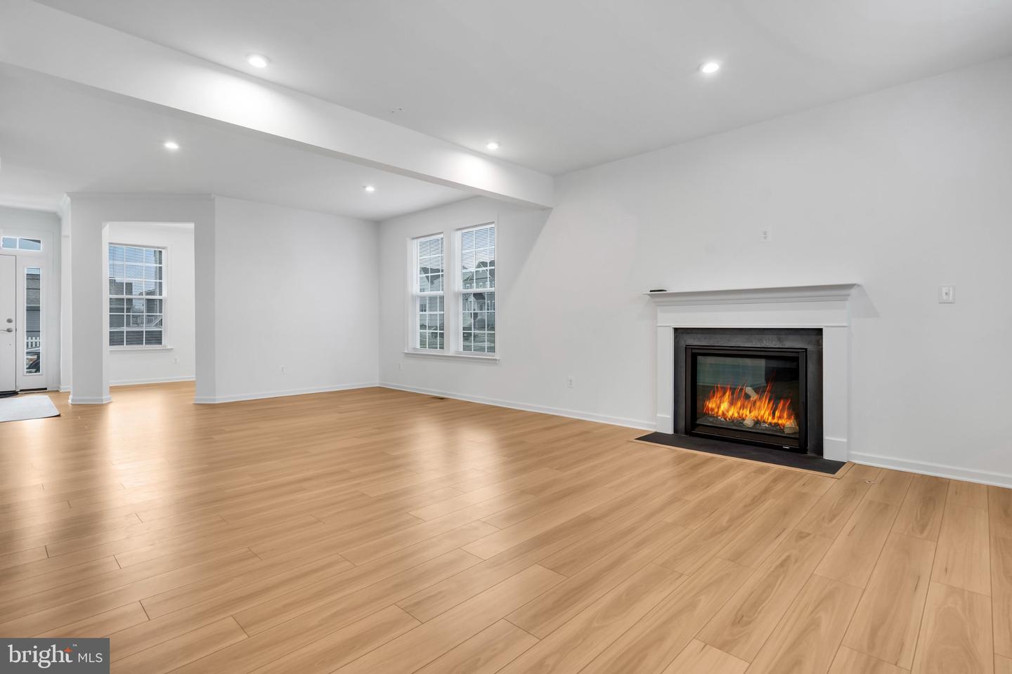 290 Newbury St Property Photo 15