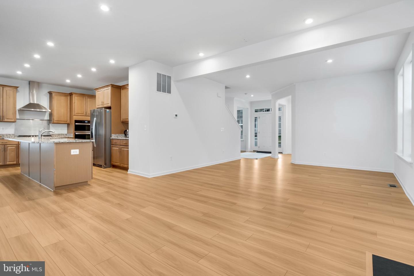 290 Newbury St Property Photo 16