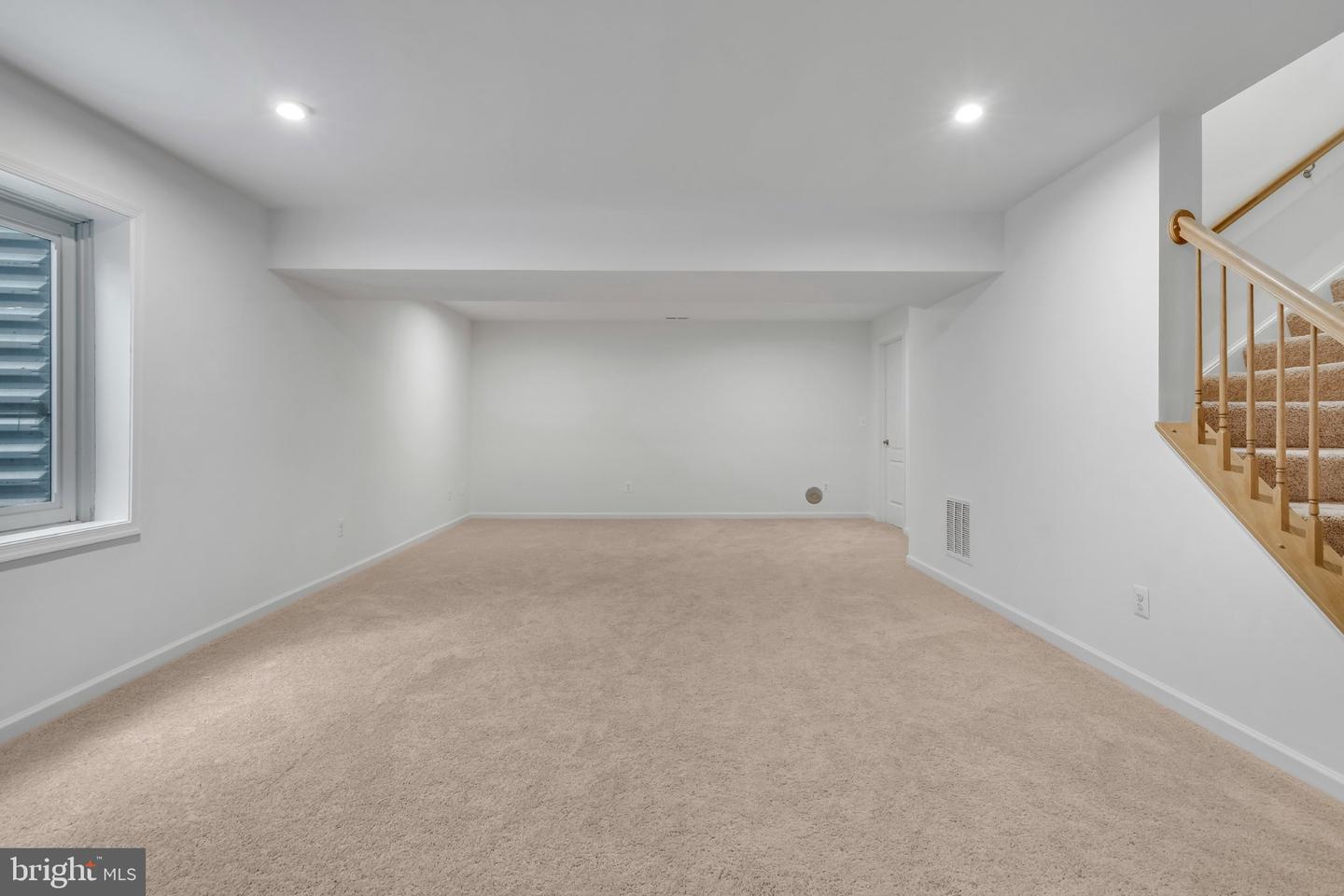 290 Newbury St Property Photo 27