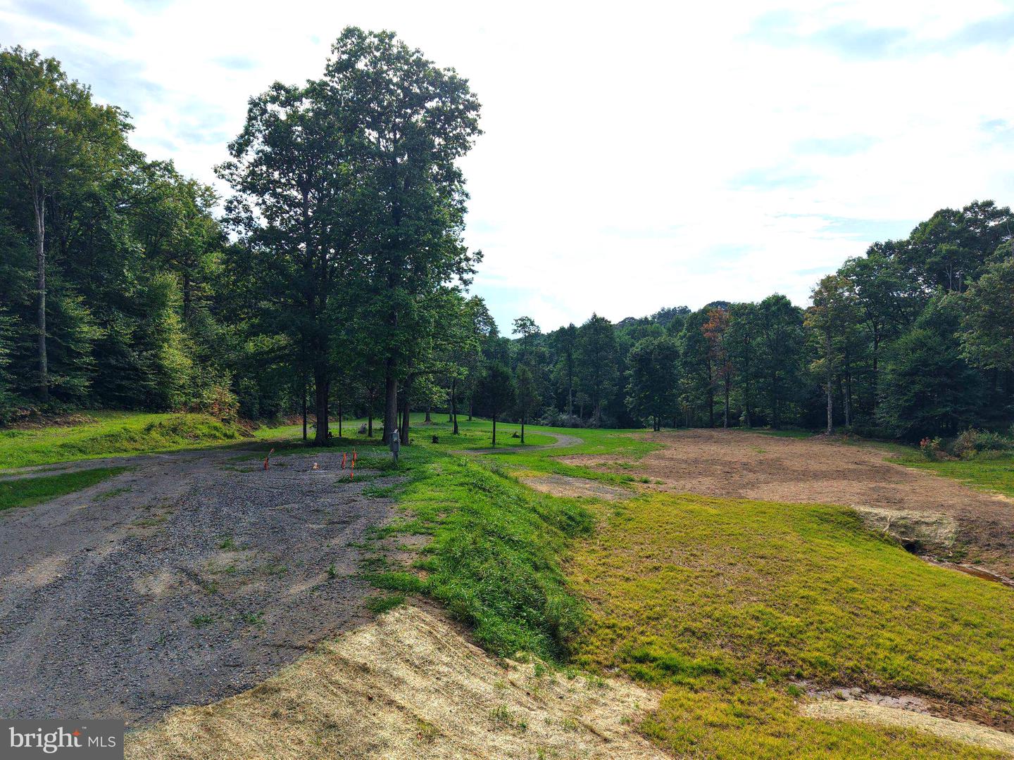 1702 SNAKE HILL RD