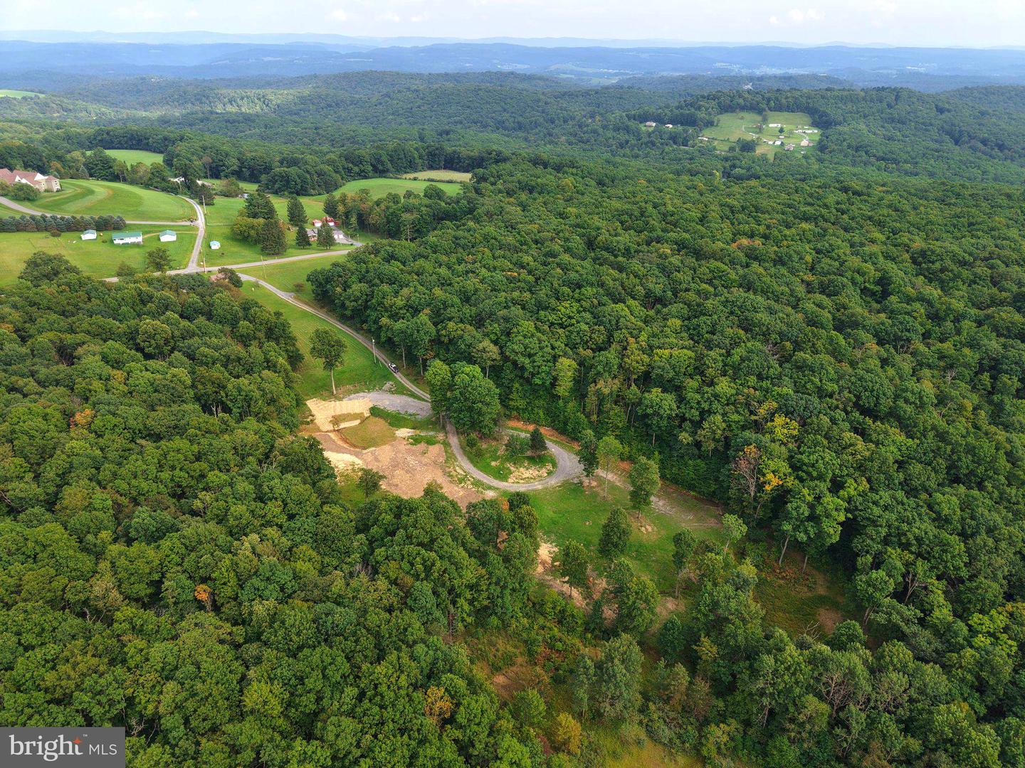 1702 Snake Hill Rd Property Photo 6