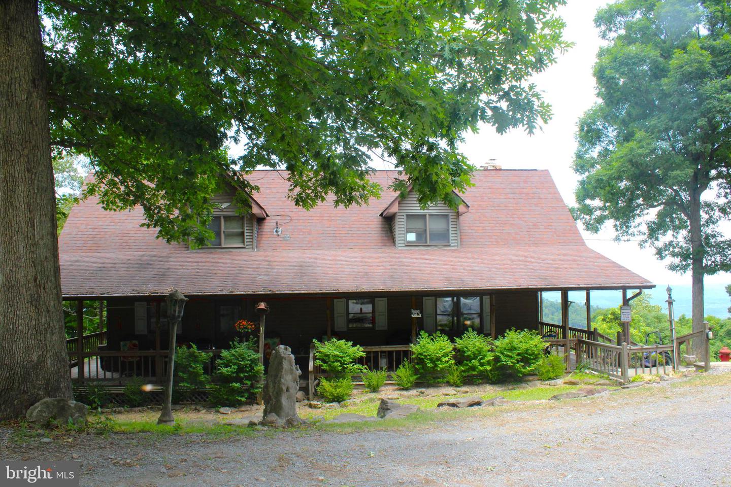 353 Overlook Ter Property Photo 5