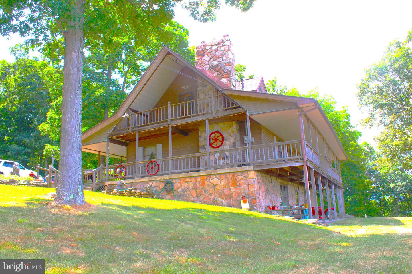 353 Overlook Ter Property Photo 11